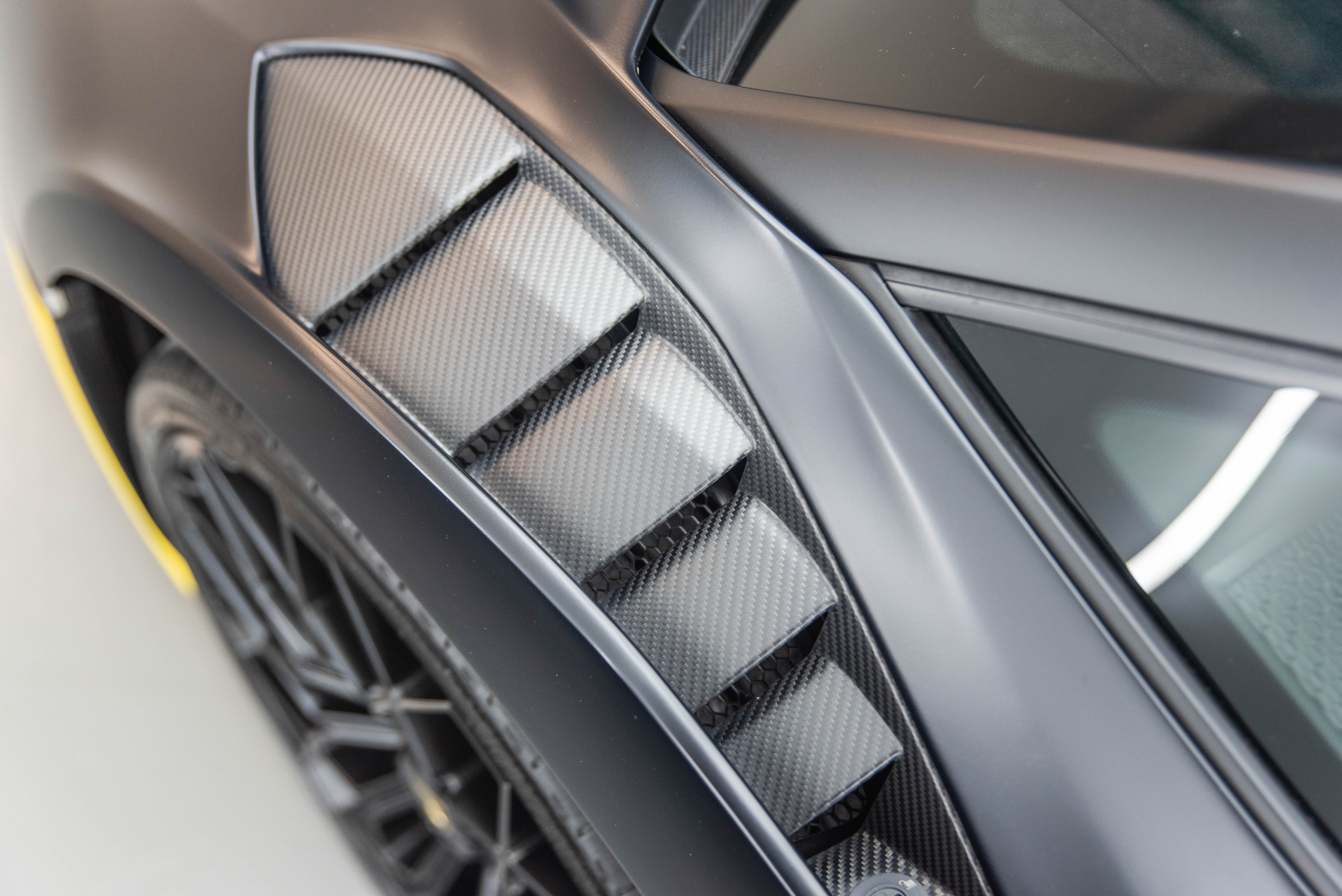 Cleaning - Lamborghini Huracan STO - Coatify Car Detailing
